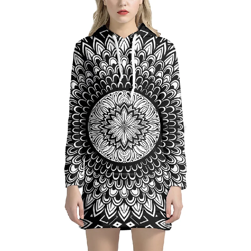 Black And White Mandala Print Pullover Hoodie Dress