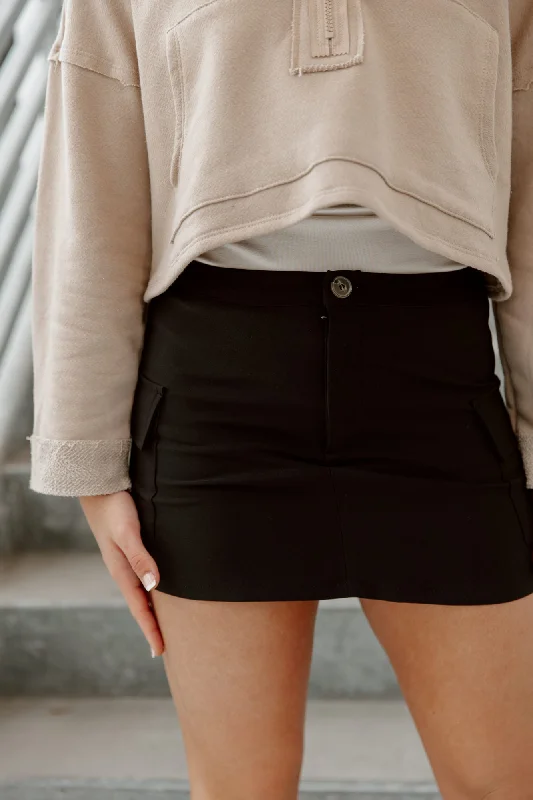 CARGO COMFORT SKORT IN BLACK denim skirt trendy